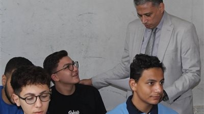 وكيل تعليم الجيزة: امتحانات المحافظة تحت السيطرة.. وطلابنا يستحقون بيئة امتحانية آمنة ومحفزة