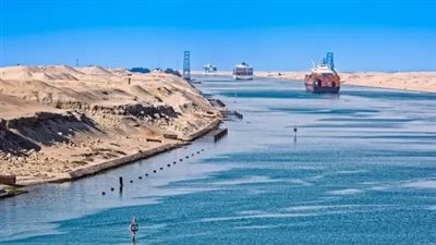 هيئة قناة السويس تكثف اتصالاتها مع شركات الملاحة وتستهدف تعزيز إيراداتها
