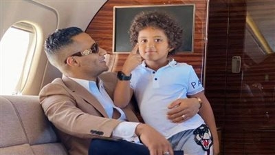 "بيقولوله انت أسود زي أبوك".. محامي محمد رمضان يكشف تفاصيل جديدة في أزمة نجله