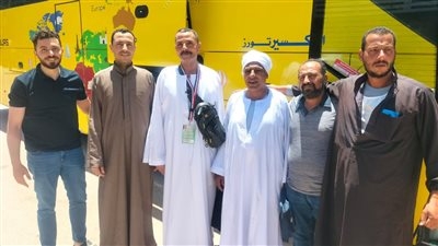 وكيل التضامن بالشرقية يودع 345 حاج من الجمعيات الأهلية قبل سفرهم إلى الأراضي المقدسة