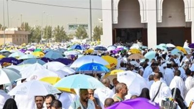 ما حكم لبس قبعة المظلة الشمسية المثبتة على الرأس للمحرم؟.. المفتي يجيب