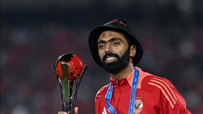 بعد ابتعاده عن التشكيل الأساسي وجلوسه على الدكة.. حسين الشحات لاعب الأهلي يوجه رسالة غامضة