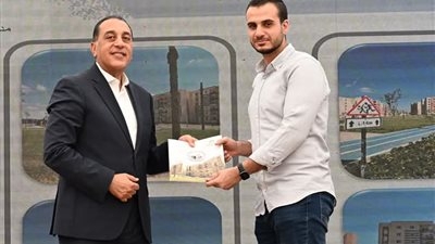 رئيس الوزراء يسلم عقود وحدات "سكن لكل المصريين" بمدينة أكتوبر الجديدة