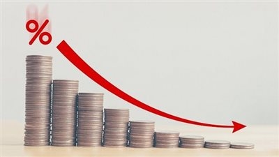حتى نهاية العام الحالي ومنتصف العام المقبل.. توقعات باستمرار مسار الخفض التدريجي لأسعار الفائدة