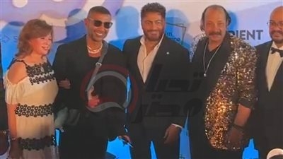 تامر حسني وأحمد سعد في العرض الخاص لـ فيلم ريستارت.. صور
