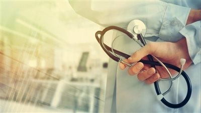 100 ألف جنيه غرامة.. قانون المسؤولية الطبية يضع غرامة مالية حال ارتكاب الأخطاء الطبية