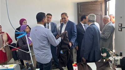 بجهود ذاتية.. محافظ قنا يتفقد مركز  تدريب العاملين على إجراءات السلامة بشركة مياه الشرب