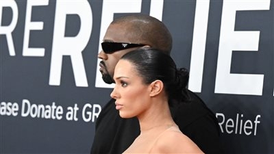ظهرت بملابس شفافة بالكامل.. مطالبات باعتقال بيانكا سينسوري زوجة كاني ويست