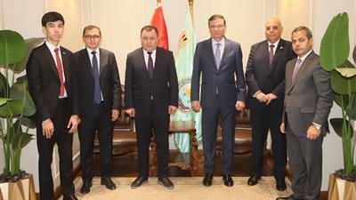 وزير الزراعة يستقبل وفداً رفيع المستوى من مجلس الوزراء بجمهورية أوزبكستان