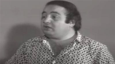 في ذكرى ميلاده.. كيف حوّل يونس شلبي "تلعثمه" وخروجه عن النص إلى بصمة فنية خالدة؟