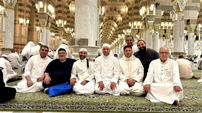 تبت إلى الله.. أحمد سعد يقرأ القرآن في  المسجد النبوي ويجتمع مع الشيوخ بعد الإعلان عن بدايته الجديدة