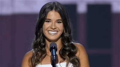 «عريس يابوي».. شاب أمريكي يتسلق جدار مقر إقامة ترامب للزواج من حفيدته