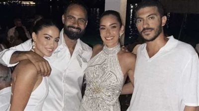 تأكيدًا لـ تحيا مصر.. سهرة خاصة تجمع أمينة خليل بأصدقائها احتفالا بزفافها في اليونان