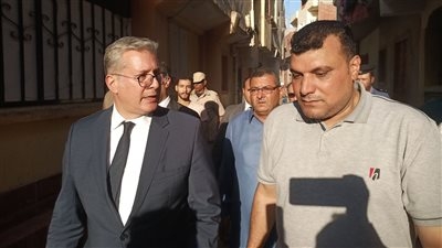 وزير البترول يقدم واجب العزاء لأسرة البطل خالد شوقى ويدعم أسرته بوديعه مليون جنيه