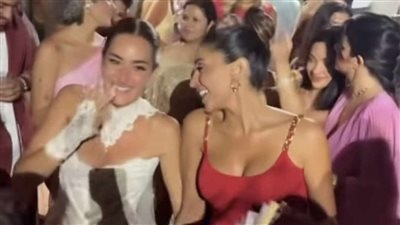 دينا الشربيني تهنئ أمينة خليل بزواجها: قلبي بيرقص من الفرحة