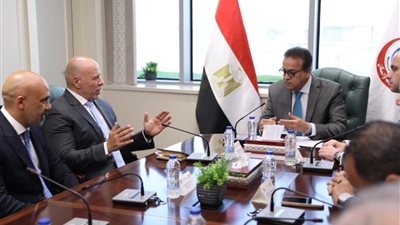 وزير الصحة يستقبل المدير العام لشركة جنرال إليكتريك هيلث كير للرعاية الصحية بأفريقيا