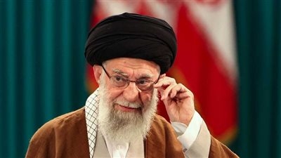 من زنزانة الشاه إلى قمة السلطة.. رحلة خامنئي من السجن إلى مواجهة إسرائيل