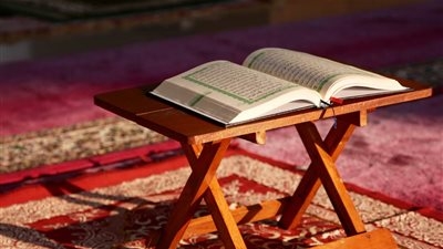 ما حكم قراءة القرآن مصحوبا بالموسيقى.. د. نظير عياد يجيب