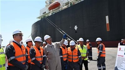 تشغيل سفينة "Energos Eskimo" بالعين السخنة لتعزيز إمدادات الغاز.. خطة حكومية لسد الفجوة
