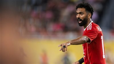 حسين الشحات نجم الأهلي يحتفل بعيد ميلاده الـ 33