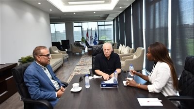 هاني أبو ريدة يلتقي مدير الاتحادات الأعضاء بالكاف