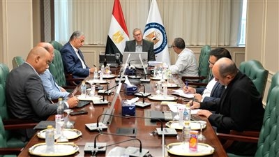 وزير البترول يتابع البحث عن مفقودي حادث البارج البحري "أدمارين 12" وخطط الطوارئ للتعامل مع تداعياته