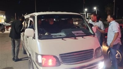 حملة مرورية مكبرة بالفيوم تضبط المخالفين وتحقق الانضباط بمشاركة المرور وإدارة المواقف
