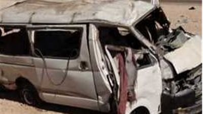مصرع 3 أشخاص وإصابة 9 آخرين بحادث انقـ ـلاب ميكروباص في طريق سفاجا قنا
