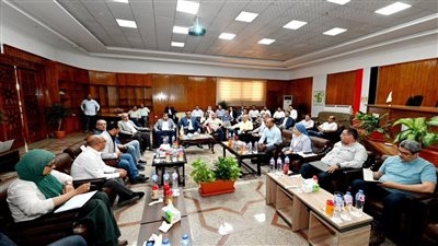 تعظيم الاستفادة من الأراضي أولوية..وزير الإسكان يتابع مشروعات مدن أكتوبر والشيخ زايد وسفنكس الجديدة