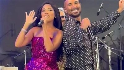 نسيت الطرحة.. انتقادات إطلالة أحمد سعد في مهرجان ليالي مراسي