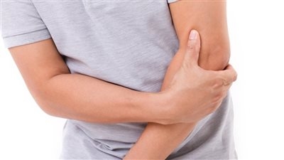تنميل الذراع اليسرى.. متى يكون مؤشرًا على خطر يهدد الحياة؟