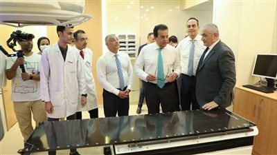 وزير الصحة يتفقد مشروعات تطوير مستشفيات الأورام والتل الكبير ومركز طب الأسرة لمتابعة الخدمات الطبية المقدمة للمواطنين