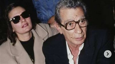 يسرا في ذكرى وفاة يوسف شاهين: مكانك في قلبي بيكبر يوم بعد يوم
