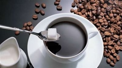 القهوة وسكر الدم: علاقة معقدة بين التنبيه والمتابعة الصحية