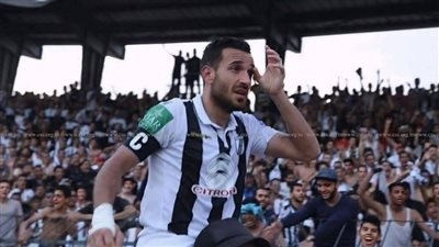 الصفاقسي التونسي يتفق مع علي معلول على العودة بعد نهاية مشواره مع الأهلي