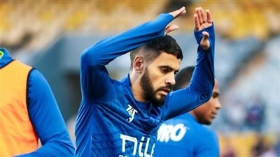 بنتايج يؤدي تدريبات تأهيلية منفردة على هامش مران الفريق في الكلية الحربية