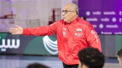 أزمة صحية مفاجئة لـ طارق محروس مدرب منتخب الناشئين قبل أيام من مونديال اليد