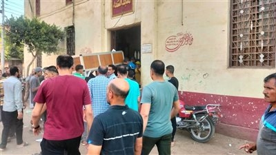 أصيب بأزمة قلبية.. تشييع جنازة عامل نظافة توفي أثناء أداء عمله بالشرقية