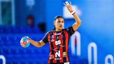 "مكنتش ناقصه والله".. مروة عيد لاعبة كرة اليد تنتقد أداء لاعبي الأهلي أمام مودرن سبورت