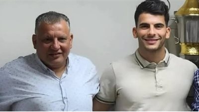 بعد هتاف جماهير الزمالك ضده.. تعرف على كواليس جلسة محمد يوسف مع والد زيزو