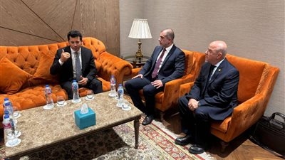 وزير الشباب والرياضة يلتقي وفود مؤسستي 'التعليم فوق الجميع' القطرية و'عبدالعزيز الغرير' الإماراتية