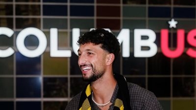 بالصور.. وصول وسام أبو علي إلي أمريكا للانضمام لصفوف نادي كولومبوس كرو