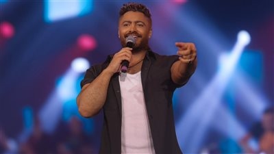 تامر حسني زمان VS دلوقتي.. رحلة كفاح تتحول إلى قصة نجاح ملهمة
