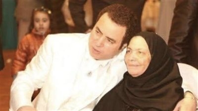 اليوم.. الفنان صبحي خليل يتلقى عزاء والدته بالحامدية الشاذلية