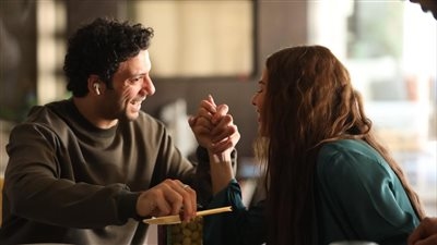 هناد مهنا تكتشف خيانة زوجها مع أقرب صديقاتها.. أحداث صادمة في الحلقة الأولى من بتوقيت 2028