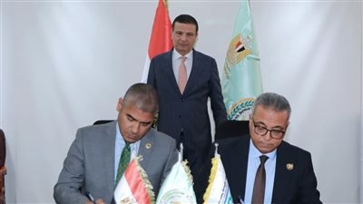 وزير الزراعة يشهد توقيع بروتوكول تعاون بين «بحوث الهندسة الزراعية» و«هايتك للبذور» لتصنيع آلات تطويش الذرة محليًا