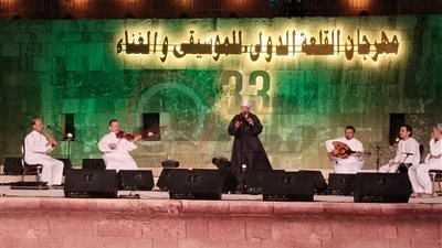 بالصور.. الجلباب الصعيدي يسيطر في حفل ياسين التهامي بمهرجان القلعة الدولي 2025