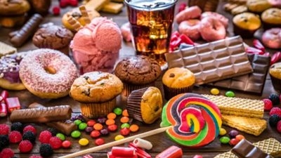 رحلة في أعماق دماغك.. احترس من فضلك هذه الأطعمة تسبب الخرف