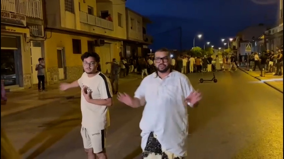 دعوة الشبان المغاربة في بلدة إسبانية للبقاء في منازلهم