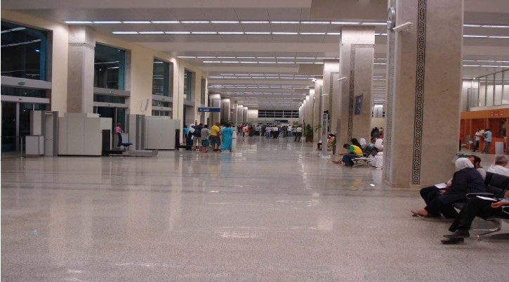 خمسة حقائب مشبوهة في مطار طنجة